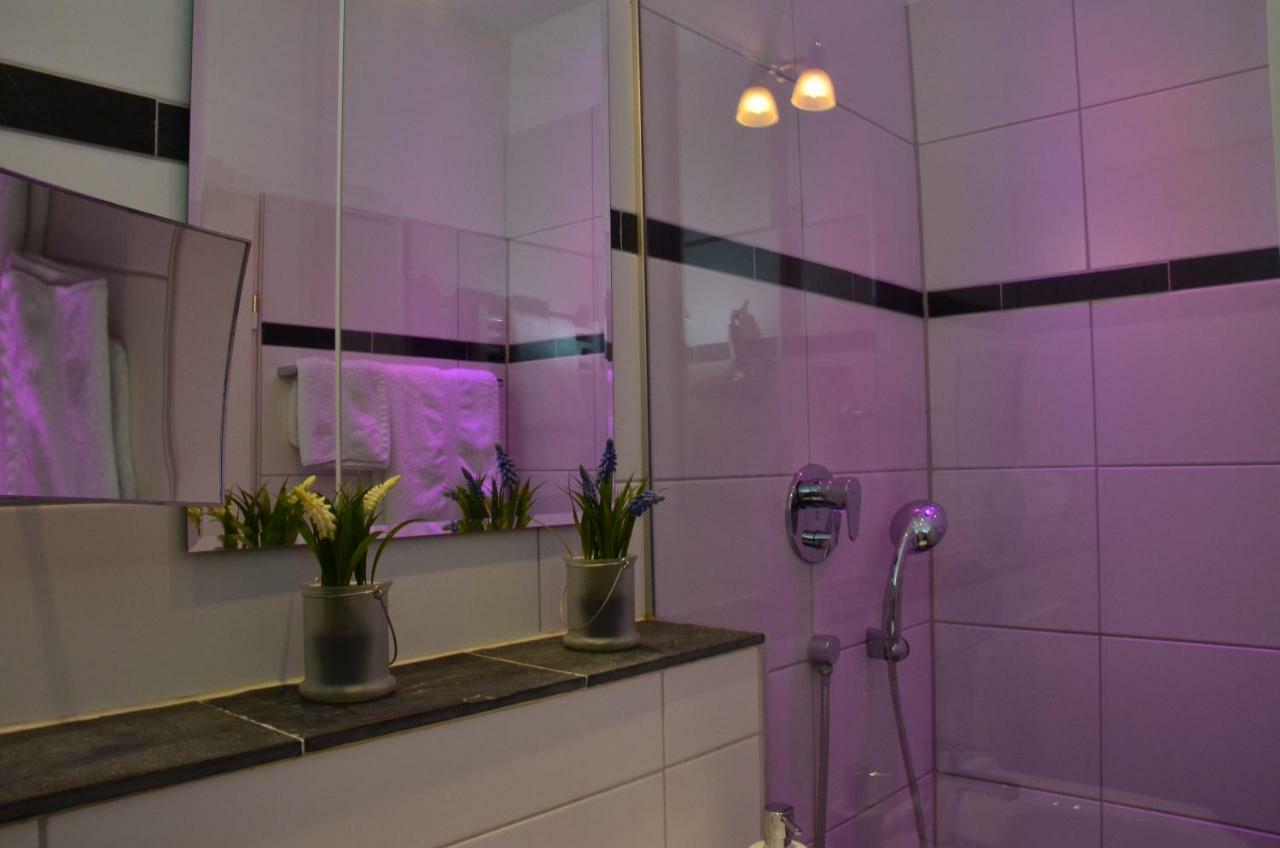 Zentral Gelegen - Stilvolles Appartment In Moabit Berlin Kültér fotó